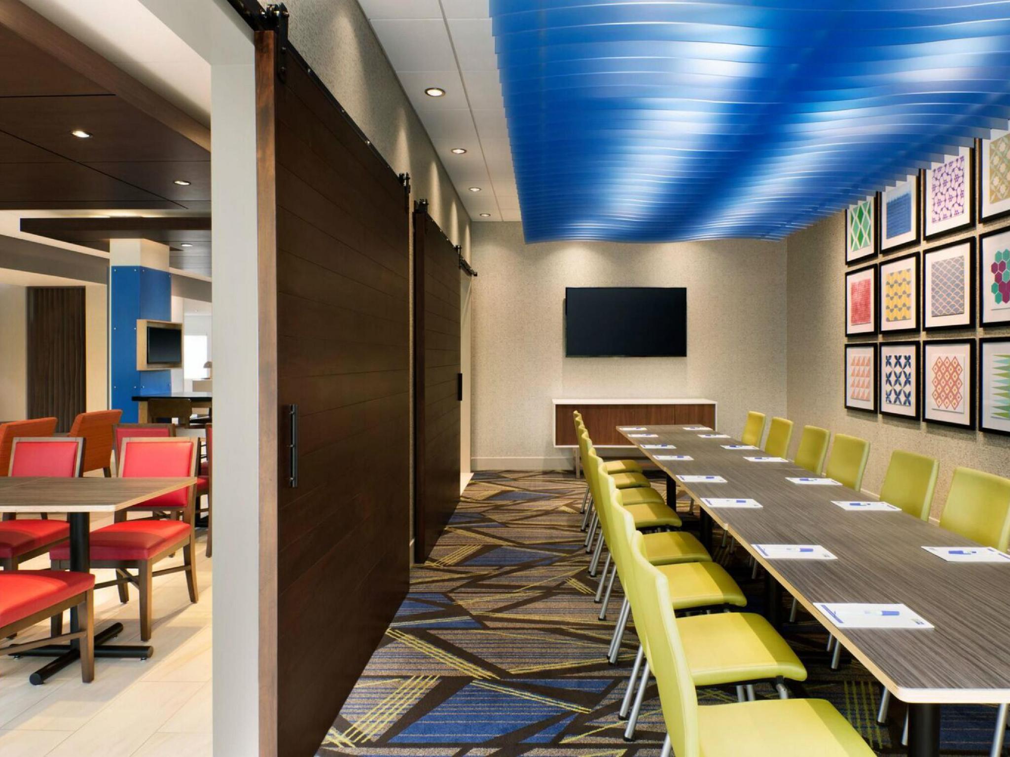Holiday Inn Express - Auburn Hills South By Ihg Exterior photo